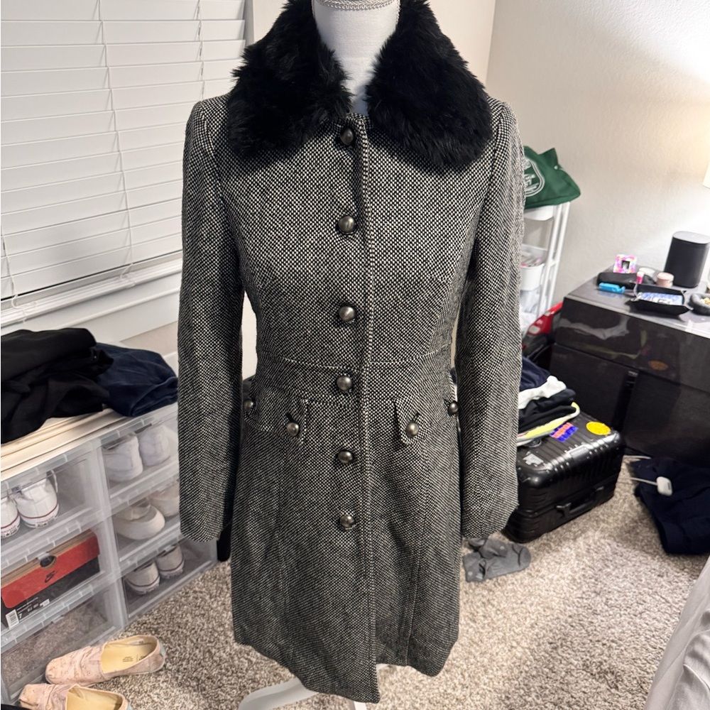 No. 21 Black and Gray Trench Coat with Faux Fur Collar